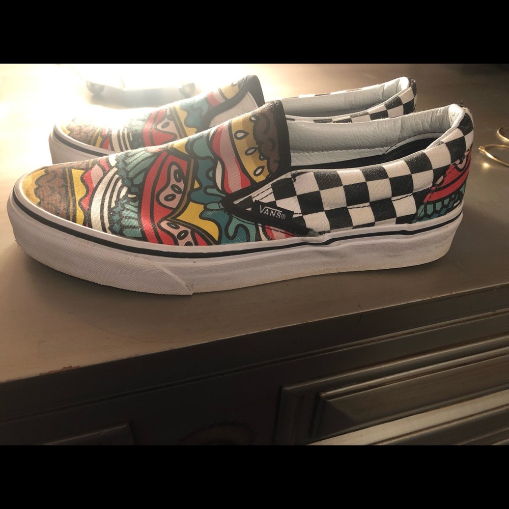 Cheeseburger vans